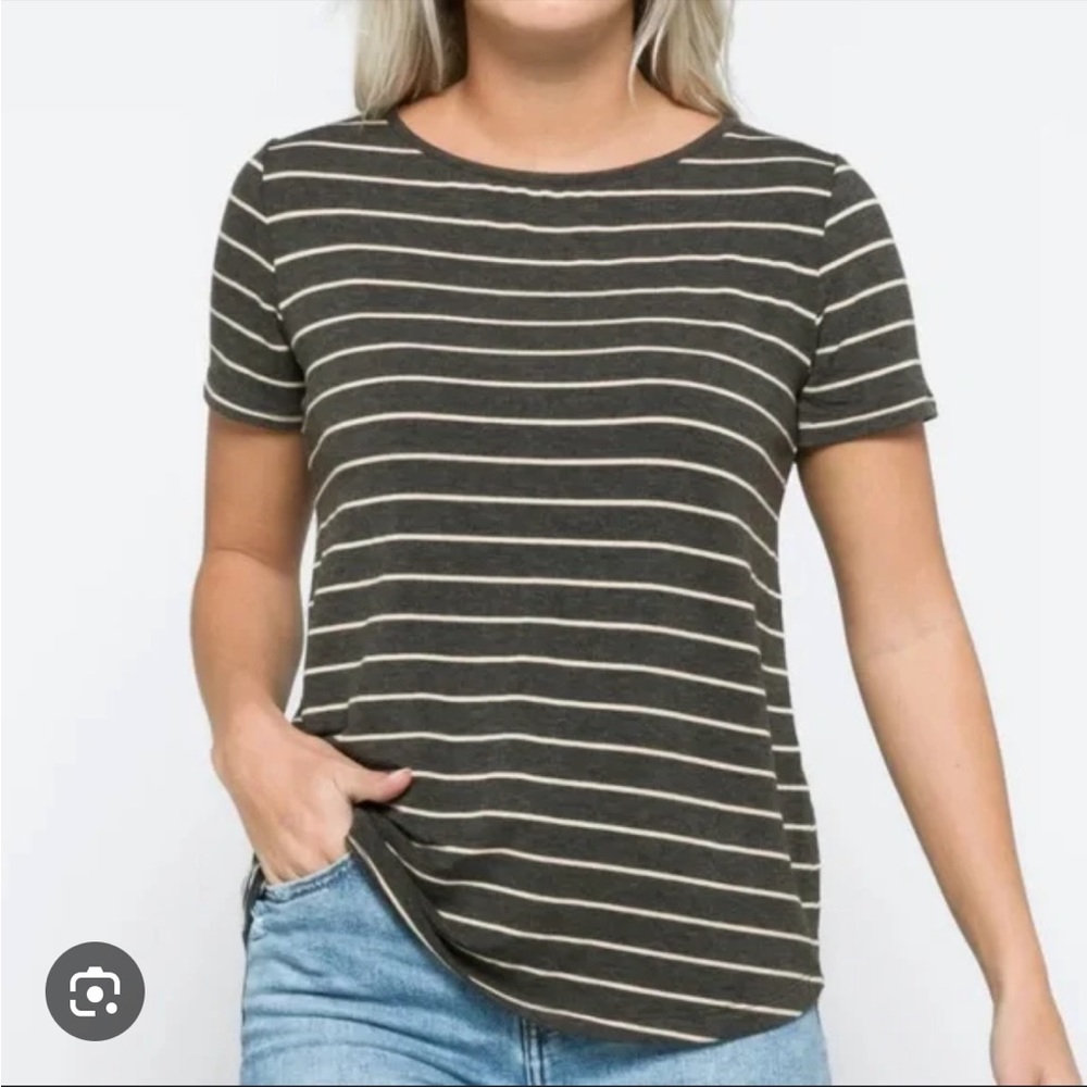 Pink Clover Gray and White Striped Short Sleeve Top - M